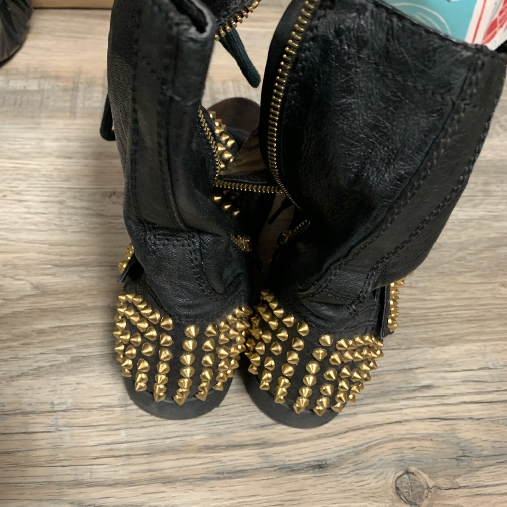 Steve Madden Combat Boots. Barely Worn. Excellent… - image 2